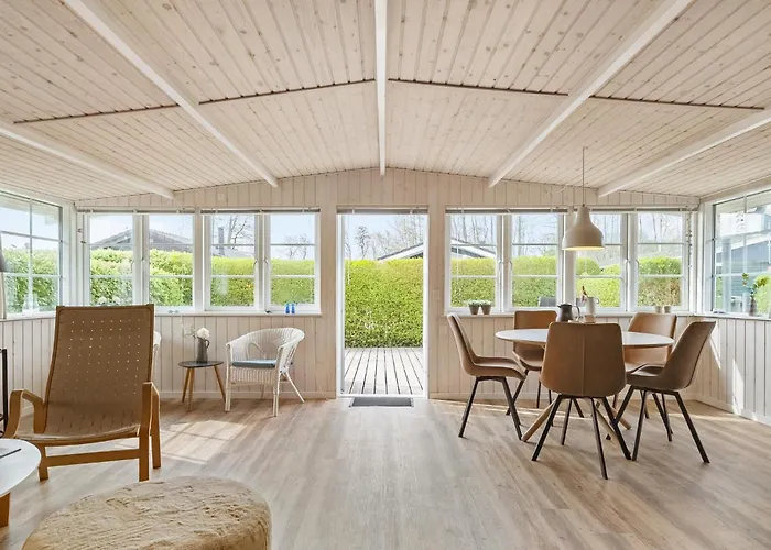 Lovely In Bjert With Kitchen Hébergement de vacances Binderup Strand
