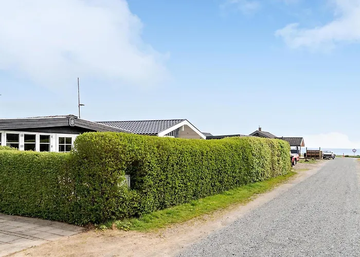 Lovely In Bjert With Kitchen Hébergement de vacances Binderup Strand